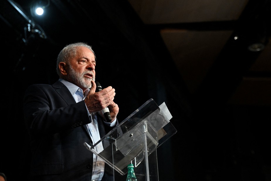 Lula anuncia 16 novos ministros