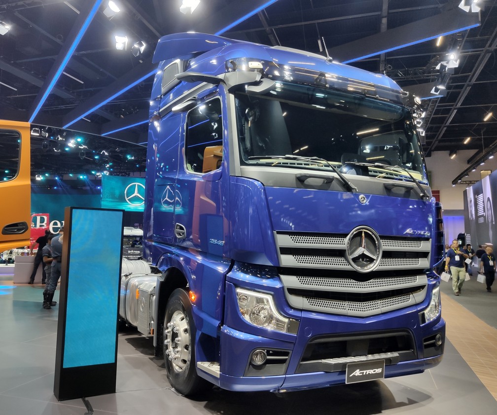 Mercedes-Benz Actros, primeiro veículo do Brasil sem espelhos retrovisor — Foto: André Paixão/G1