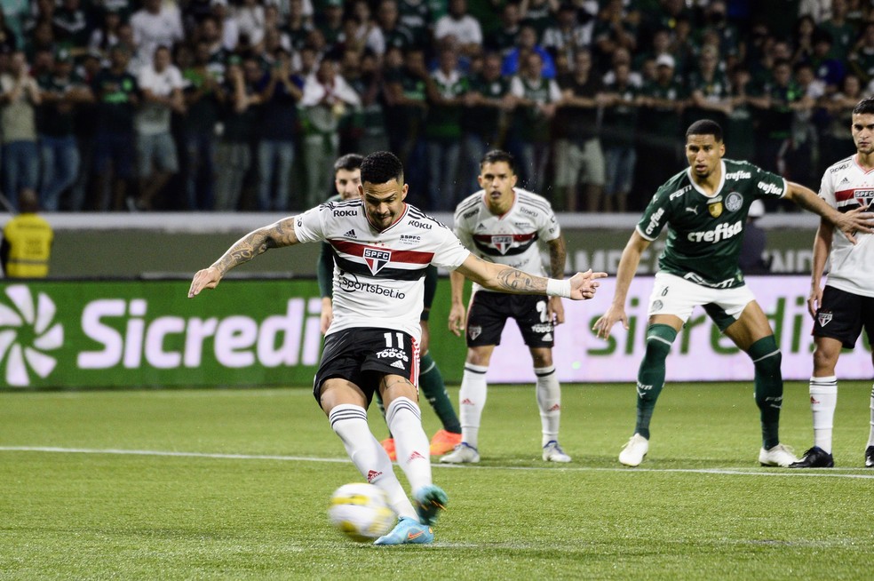 Gol de Luciano em Palmeiras x São Paulo — Foto: Marcos Ribolli