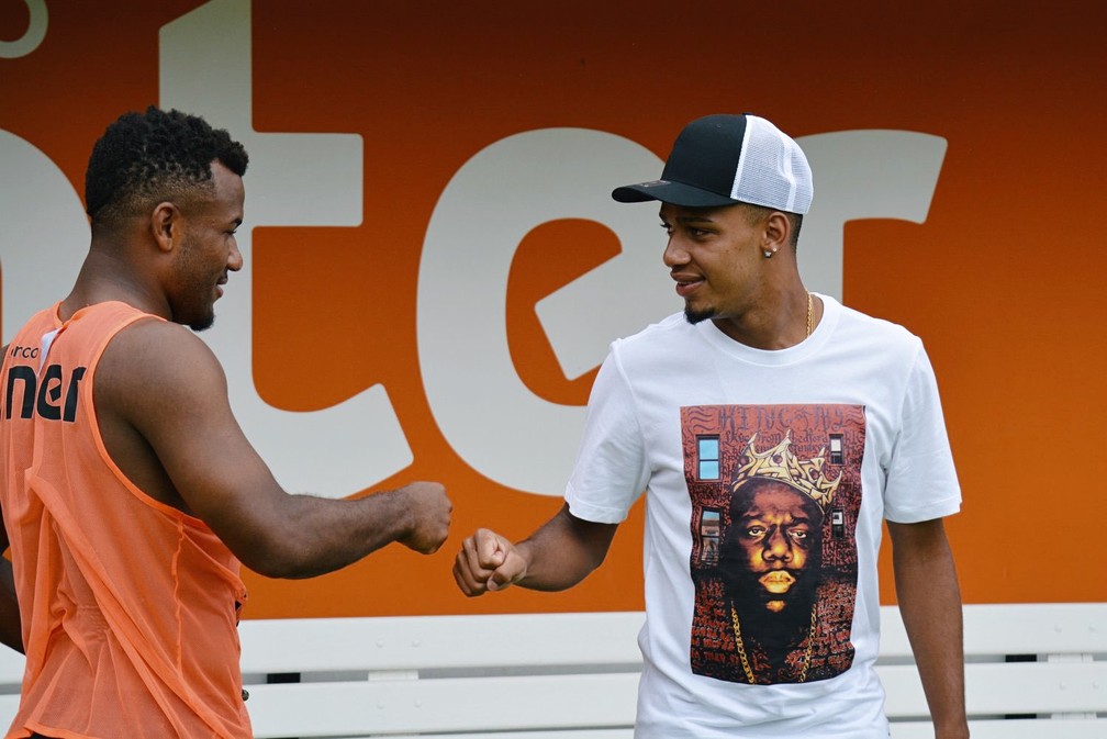 Venda de Brenner bate 46% de meta do ano e indica mais saídas de jogadores