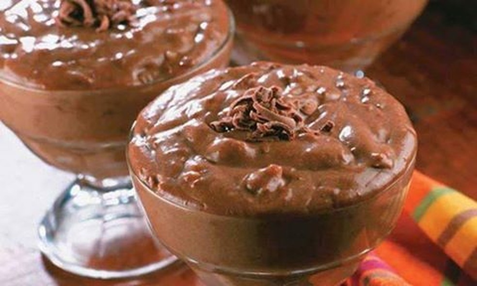 Estrogonofe de chocolate da Ana Maria Braga pode ser incrementado com nozes ou raspas de chocolate em cima (Foto Reprodução/Internet)