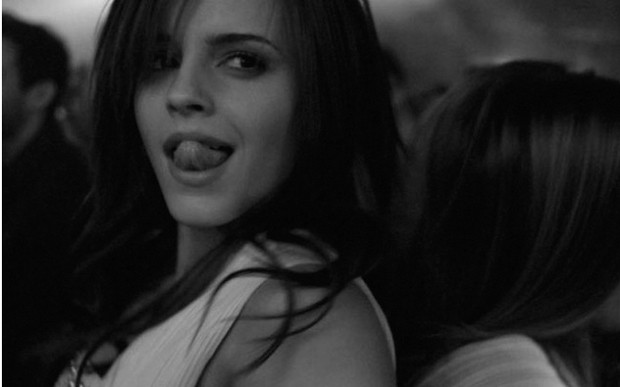 Nick (Emma Watson em The Bling Ring) heroína de um mundo excessivo, banal e assexuado (Foto: reprodução)
