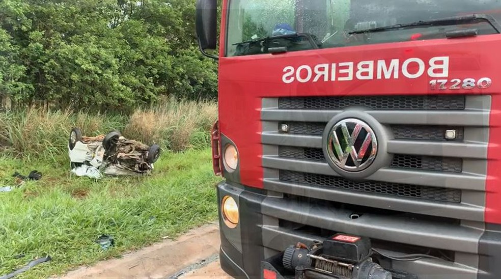 Motorista morre após colisão frontal em rodovia na região de Jaú — Foto: Central da Notícias/Divulgação