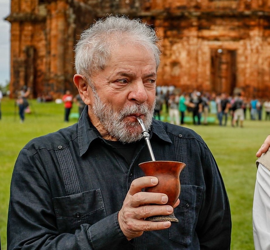 Lula toma chimarrão, em foto de arquivo