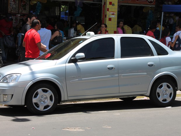Táxis devem ser vistoriados pelo Ipem (Foto: Juliane Peixinho/G1)