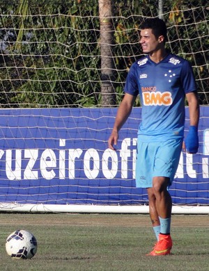 De volta ao time, Egídio vê sequência do Cruzeiro favorável no Mineirão