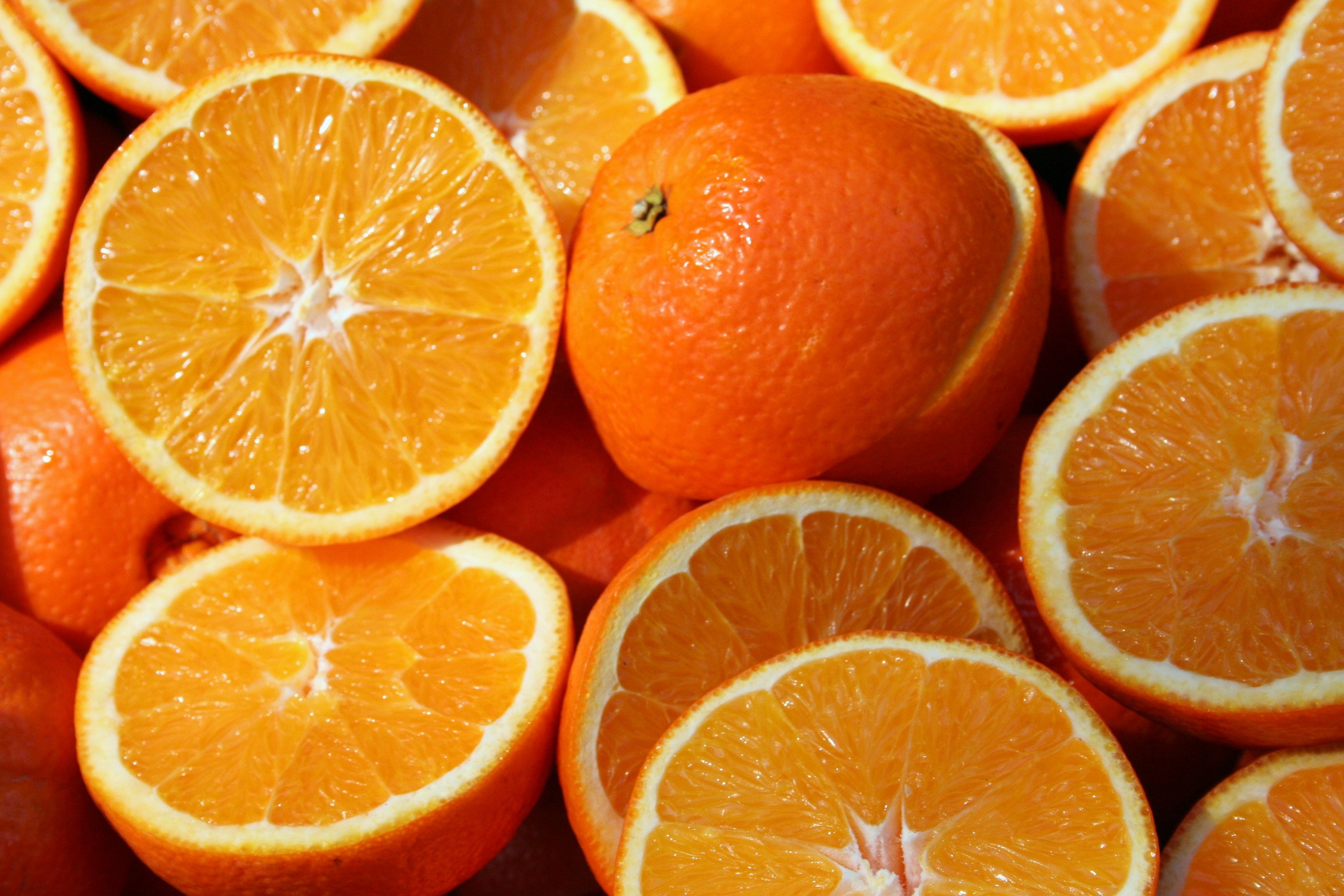 Compostos da laranja podem ajudar a controlar nível de açúcar no sangue (Foto: Sheraz Shaikh/Unsplash)