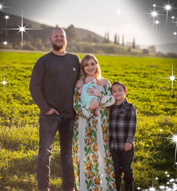Lauren com o marido e os filhos (Foto: Reprodução Instagram)