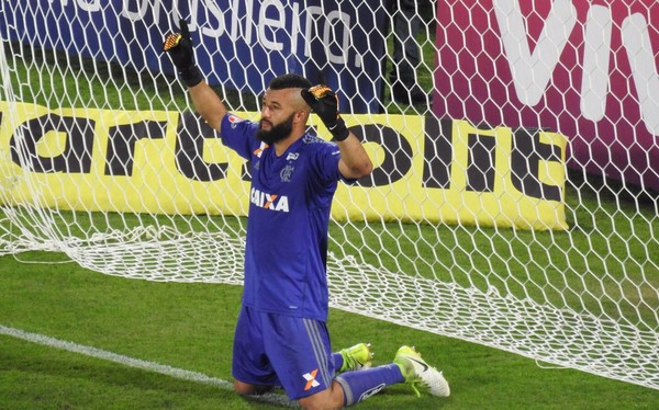 Mãe de Muralha conta que precisou de medicação em fase de ataques ao filho