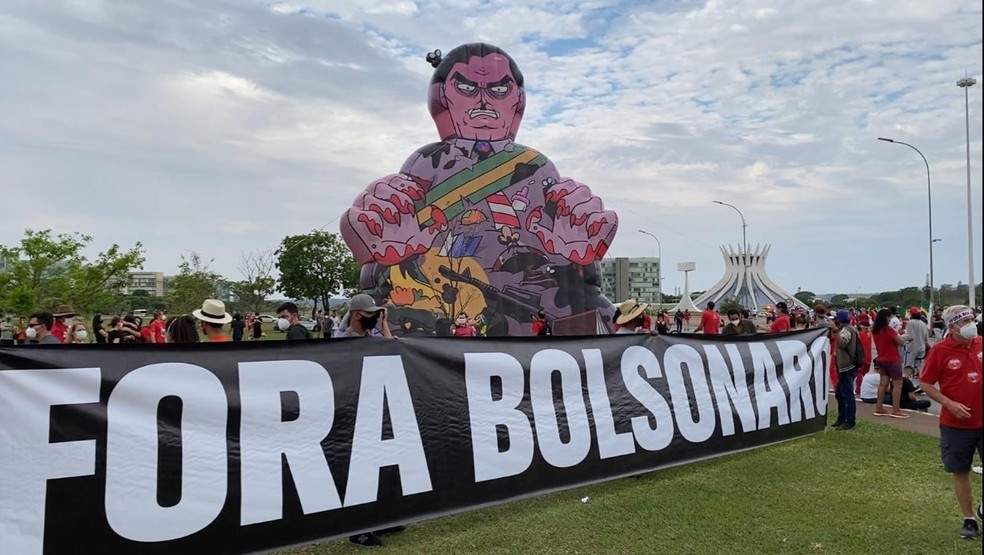 Ato contra governo Bolsonaro em Brasília, neste sábado (2) — Foto: TV Globo/Reprodução