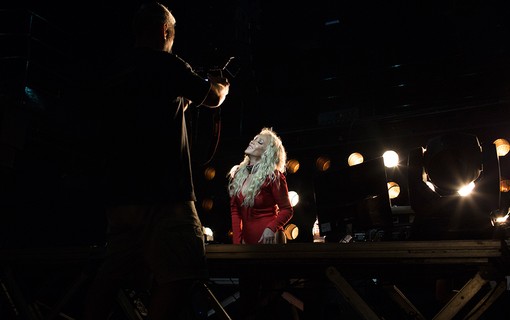 Deborah Blando grava novo clipe: 