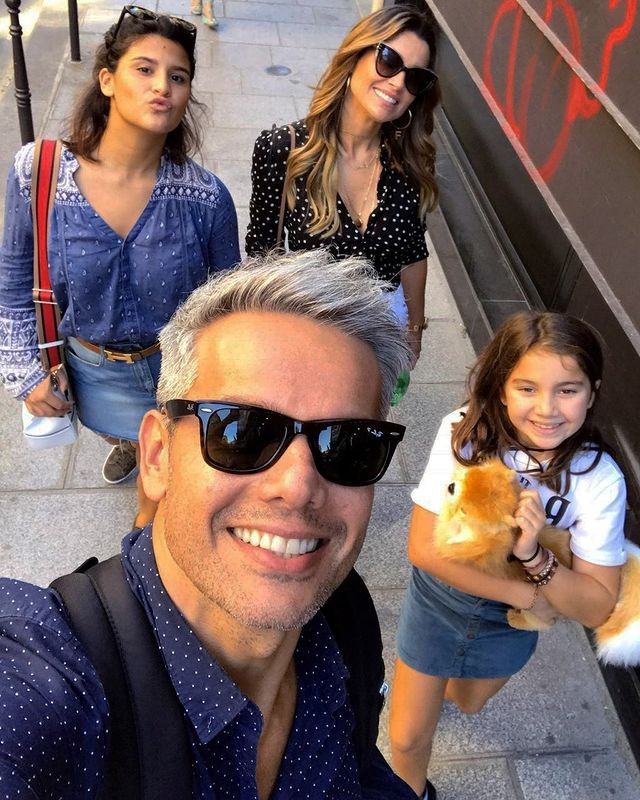 Otaviano Costa, Flávia Alessandra e as duas filhas, Giulia Costa e Olívia (Foto: Reprodução/Instagram)