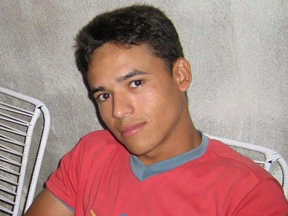  Cabo do Exército Arione de Moura Lima, foi assassinado em abril de 2010 — Foto: Arquivo Pessoal