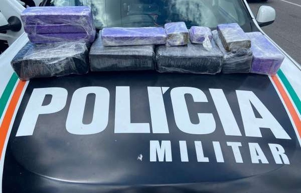 Os 27 tabletes de maconha pesaram no total 21 quilos e 600 gramas — Foto: PMCE