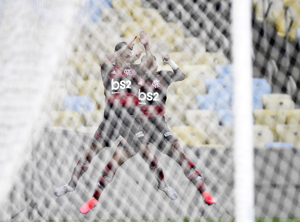Michael marca seu primeiro gol com a camisa do Flamengo