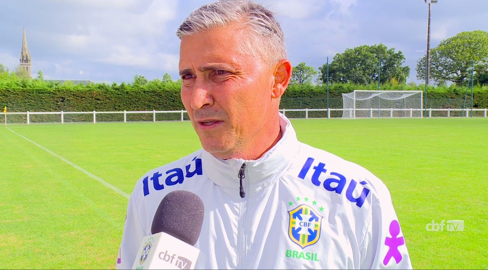 Doriva Bueno comandou a seleÃ§Ã£o sub-20 no Ãºltimo Mundial â€” Foto: CBF TV