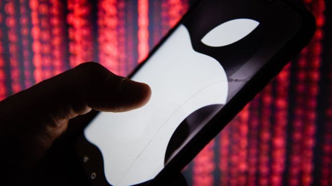 A Organização de Consumidores e Usuários do Chile promove uma ação coletiva contra a Apple que já conta com a participação de 130 mil pessoas. O que elas querem?  (Foto: Getty Images/via BBC News Brasil)