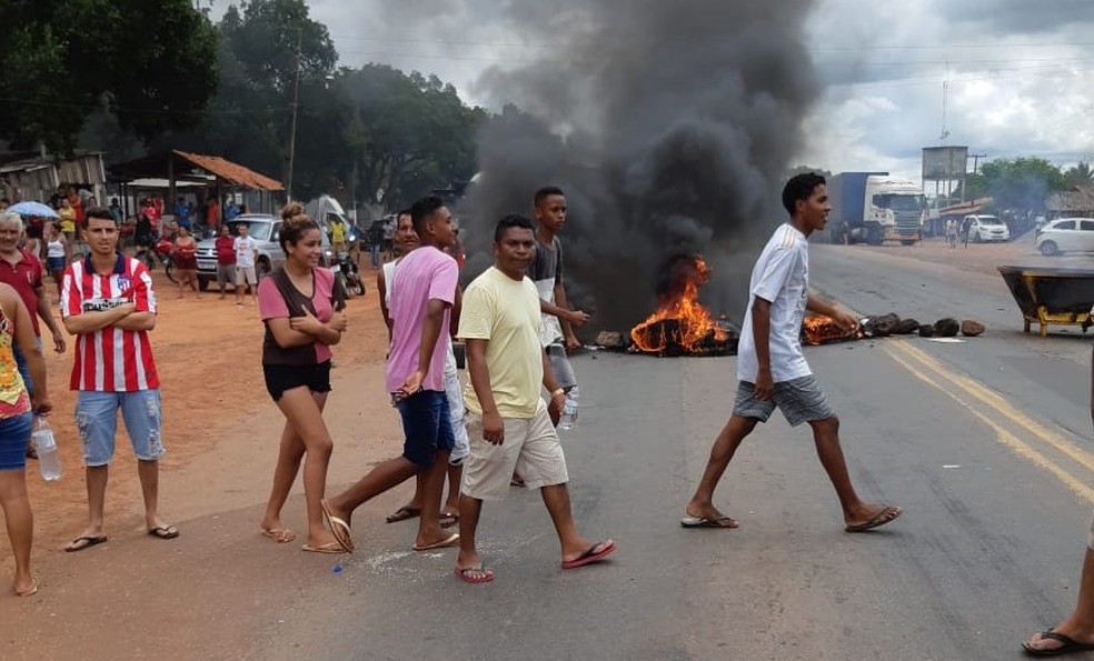 Moradores liberaram a rodovia após protestos na BR-316 — Foto: Divulgação/PRF