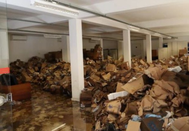 Foto mostra sala da Cinemateca, na Vila Leopoldina, após enchente em fevereiro (Foto: CINEMATECA BRASILEIRA/DIVULGAÇÃO via BBC News)