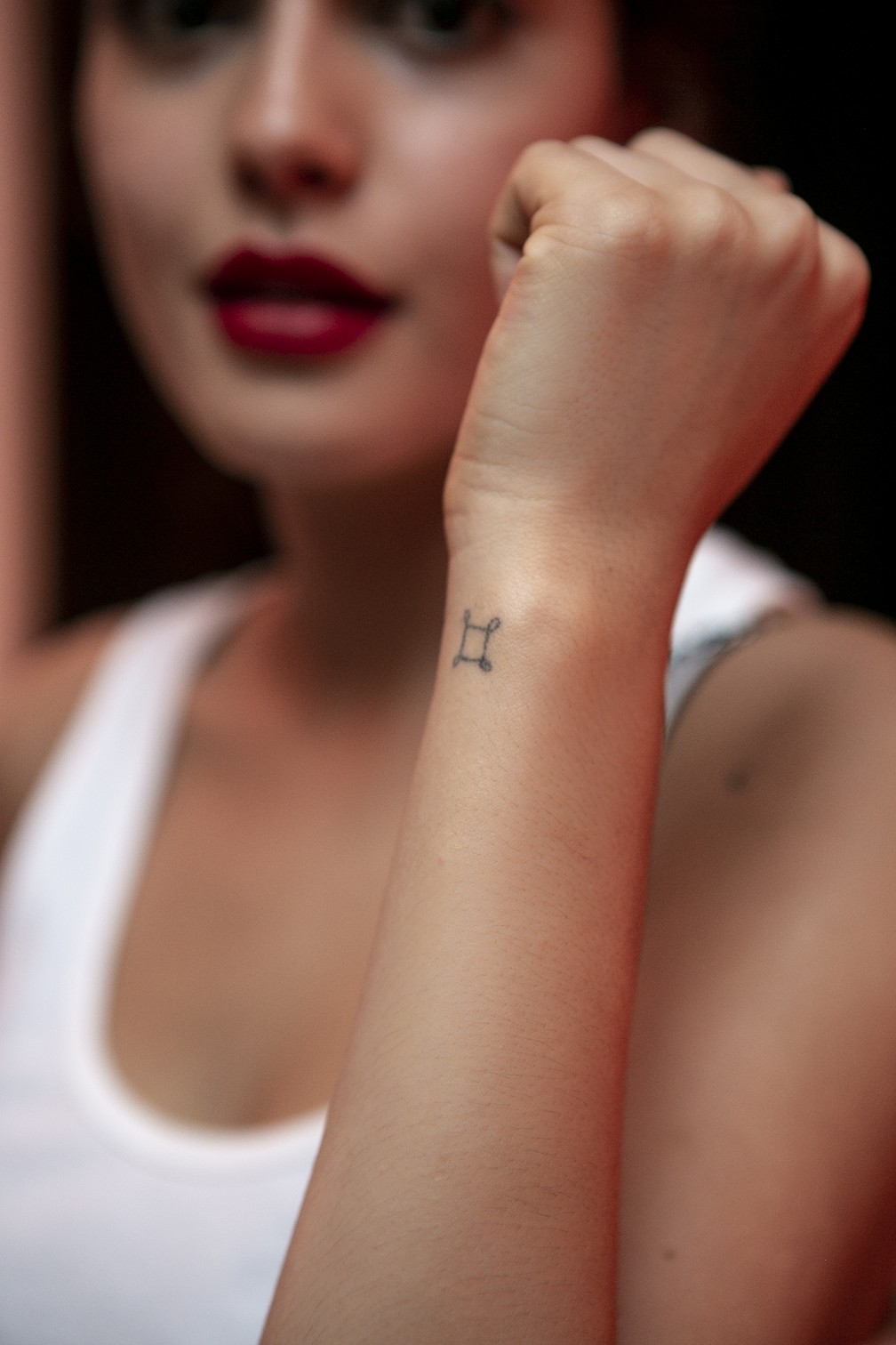 Atriz da nivela orfaos com tatuagem no braço Julia Dalavia Revela Parte De Suas Tatuagens E Explica Os Significados Famosos Gshow