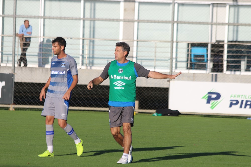 Renato usa tempo de parada para aprimorar time do Grêmio e engatar sequência positiva