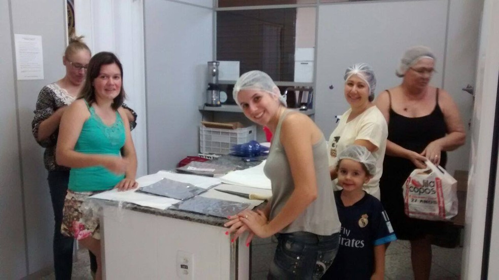 Voluntários do Grupo Sementes Solidárias de Araraquara (Foto: Felipe Novo Pereira Caíres/ Divulgação)