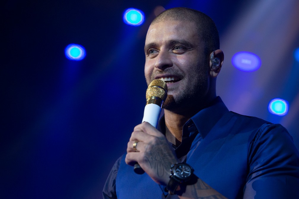 Diogo Nogueira Faz Show Gratuito Na Beira Da Praia Neste Sabado Em Torres Rio Grande Do Sul G1