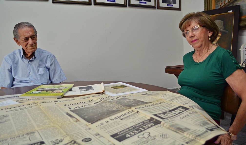 Valdiza e Luiz contam a histÃ³ria da Sapucaia do bairro Alto, que virou Ã¡rvore sÃ­mbolo de Piracicaba â?? Foto: Samantha Silva/G1