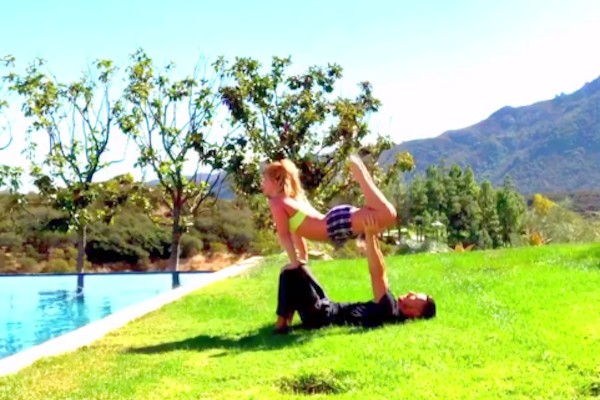 A cantora Britney Spears em uma sessão matinal de exercícios físicos  (Foto: Instagram)