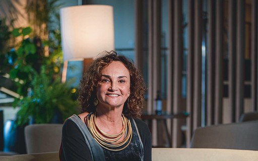 Elena Landau: 'Quem entrar receberá um país com uma verdadeira herança maldita' - Marie Claire Brasil