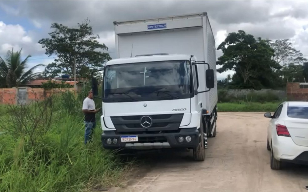 Veículo foi recuperado após ser roubado na cidade de Rafael Jambeiro — Foto: Reprodução/TV Subaé
