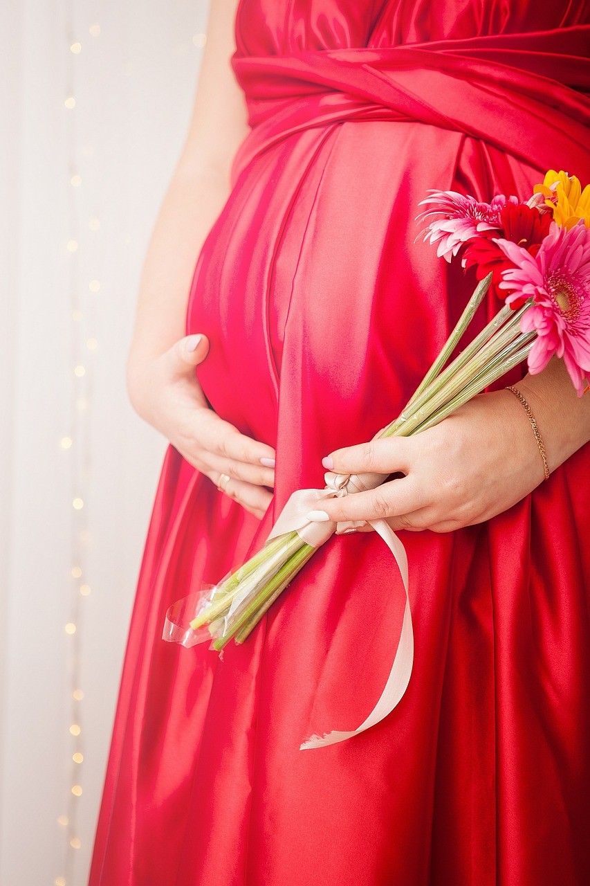 Noiva pede que madrinha grávida saia de fininho de casamento caso entre em trabalho de parto (Foto: Imagem Ilustrativa/Pixabay)