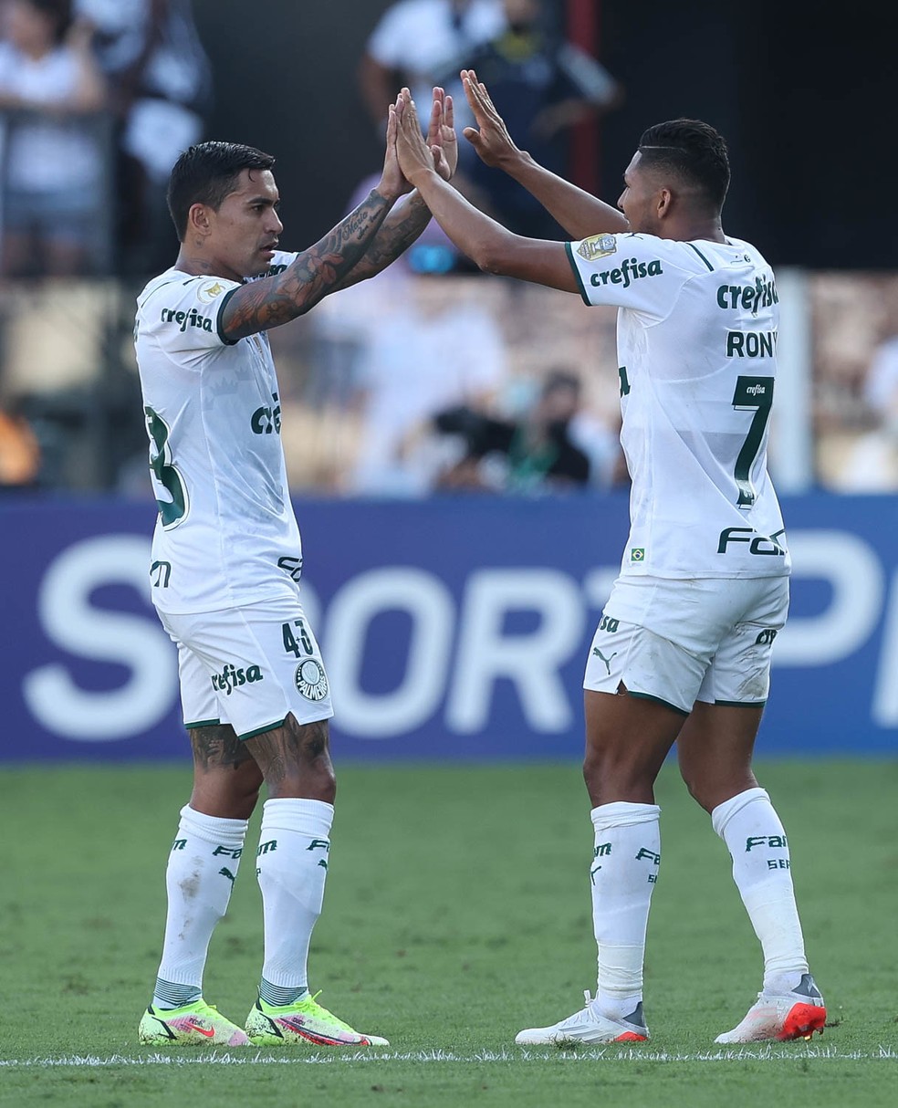 Dudu e Rony durante partida do Palmeiras pelo Campeonato Brasileiro — Foto: Cesar Greco