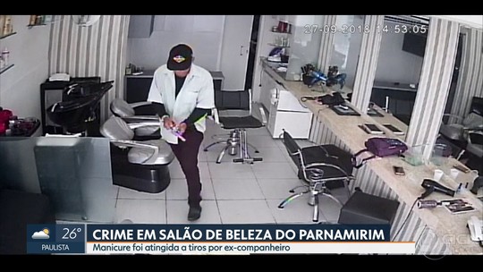 Câmera registra PM aposentado que atirou em manicure dentro de salão no Recife; veja vídeo