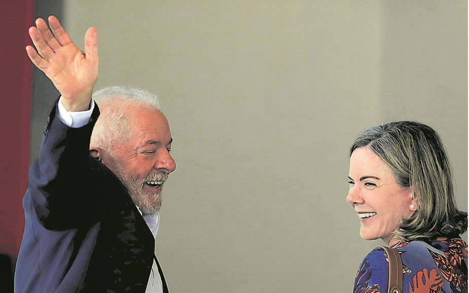 O presidente Lula e a deputada Gleisi Hoffmann, que comanda o PT