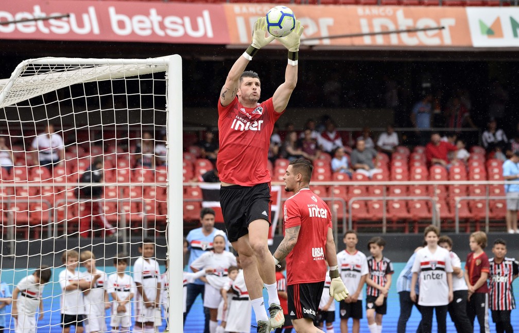 Tiago Volpi se tornou um dos principais jogadores do São Paulo — Foto: Marcos Ribolli
