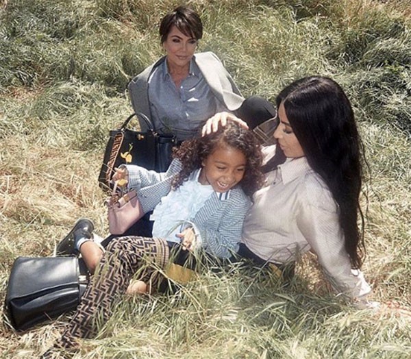 Kris Jenner, Kim Kardashian e North West (Foto: Instagram )