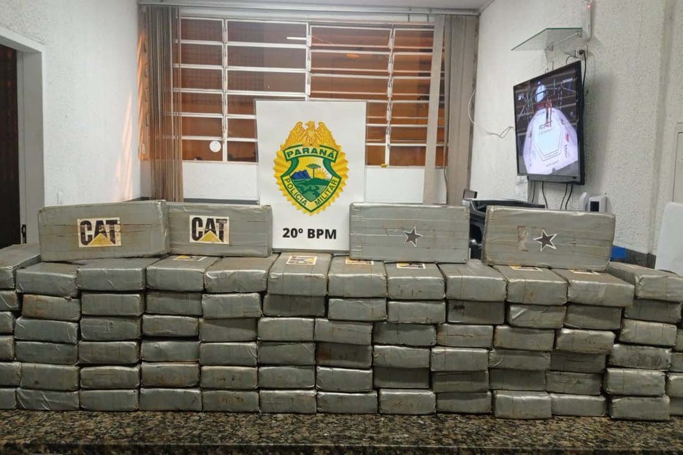 Mais de 110 quilos de cocaína foram apreendidas, em São José dos Pinhais — Foto: PM/Divulgação