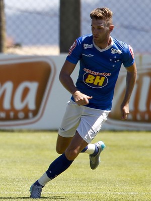 Fabiano aguarda por oportunidade: Nunca reclamei de estar no banco