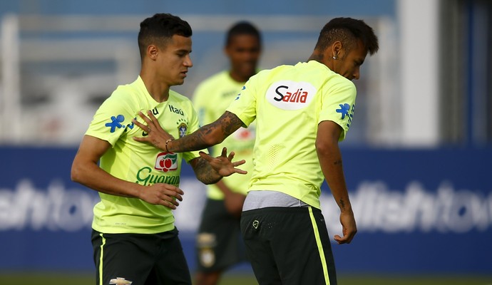 Coutinho e Neymar seleção brasileira (Foto: Reuters )