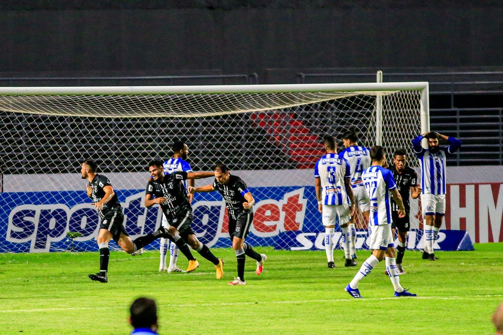 CSA sofreu o empate aos 42 minutos do segundo tempo — Foto: Ailton Cruz/Gazeta de Alagoas