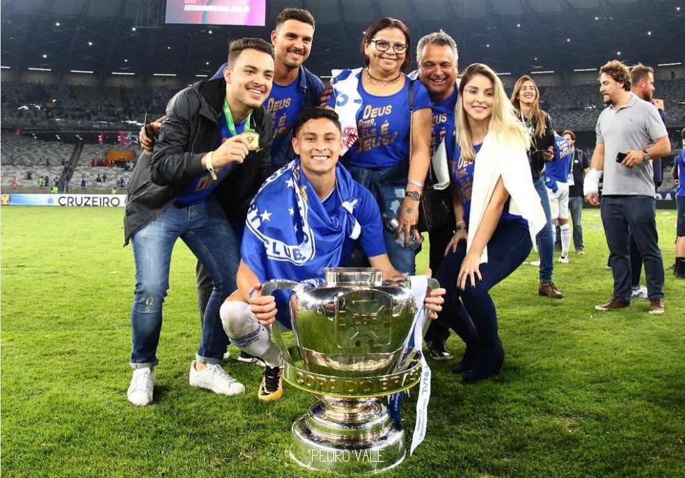 Campeão da Copa do Brasil, Diogo Barbosa disputou 59 jogos pelo Cruzeiro e marcou dois gols (Foto: Reprodução/ Instagram)