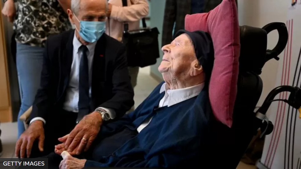 BBC: Irmã André, 118, é reconhecida pelo Guinness Book of World Records como a pessoa mais velha viva — Foto: Getty Images