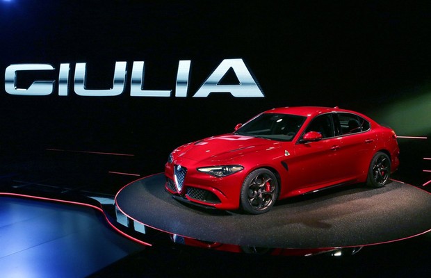 Alfa Romeo Revela Novo Giulia Auto Esporte Not 237 Cias