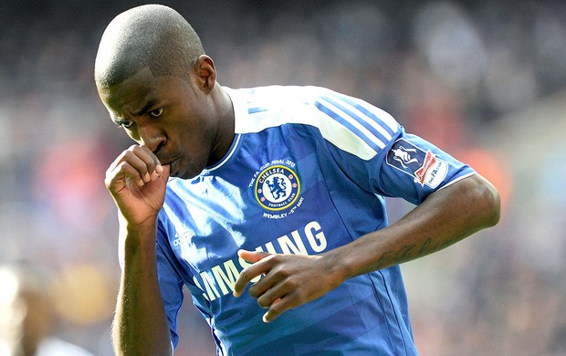 Ramires comemora gol do Chelsea contra o Liverpool (Foto: Getty Images)