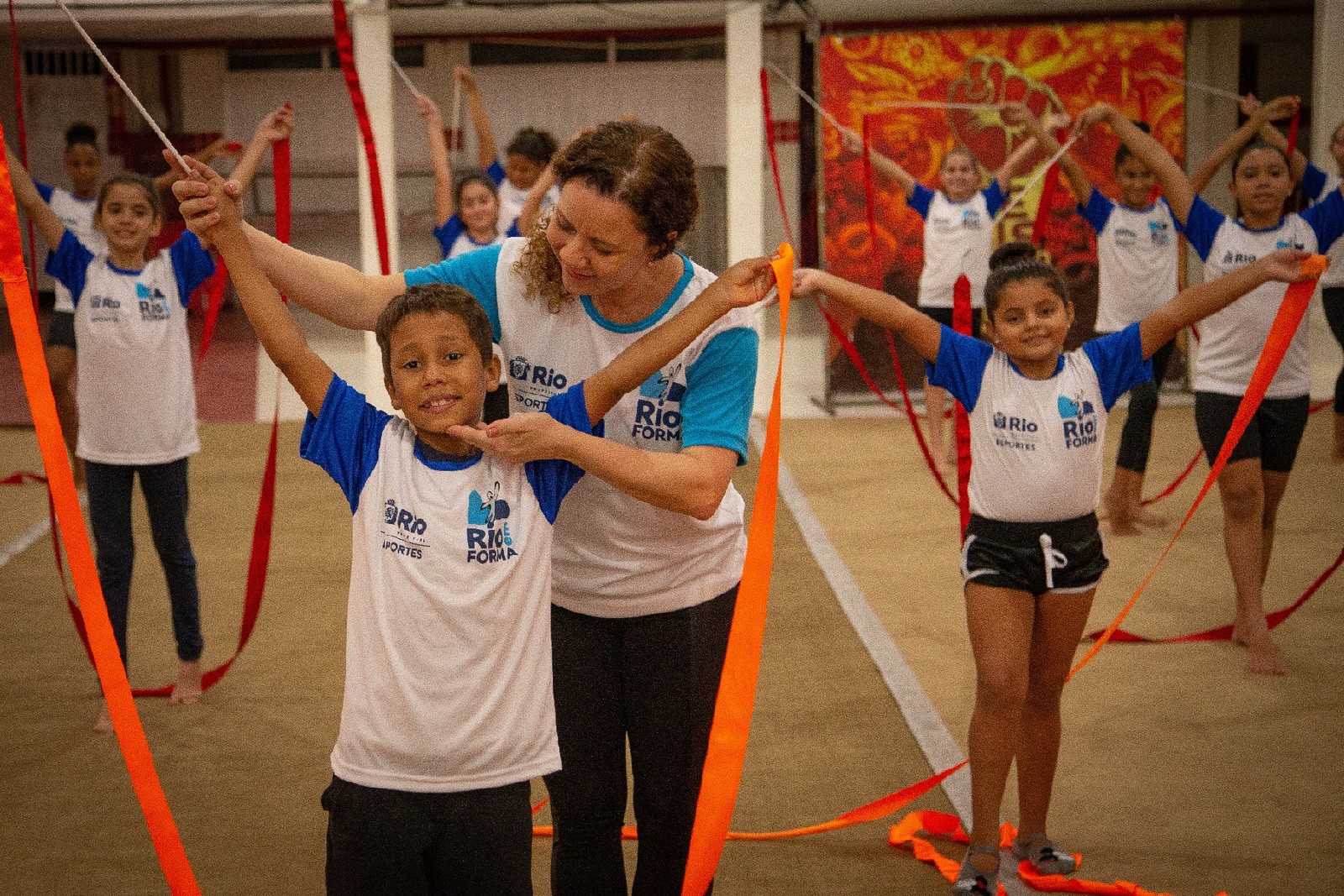 Ginástica rítmica gratuita nas escolas de samba, Salgueiro é a primeira ...