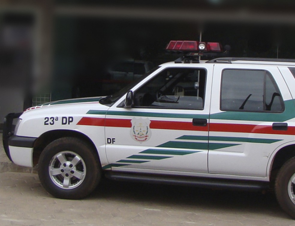 Carro da 23ª Delegacia de Polícia, no DF — Foto: PCDF/Divulgação