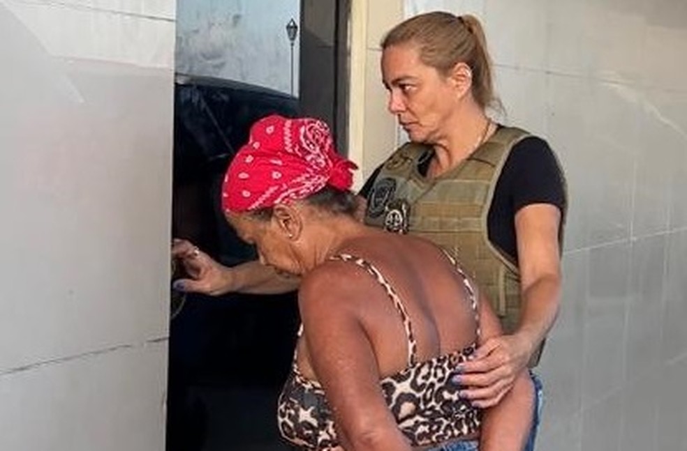 Mulher é presa suspeita de mandar matar o ex-marido por causa de patrimônio avaliado em R$ 1 milhão na Grande Ilha — Foto: Reprodução