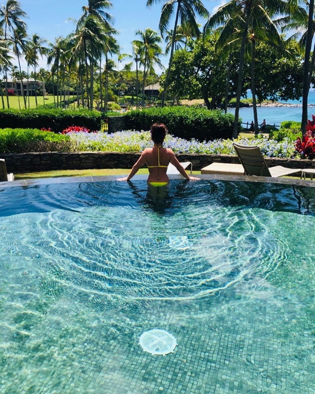 Britney Spears aproveita piscina com bela paisagem (Foto: Reprodução Instagram)