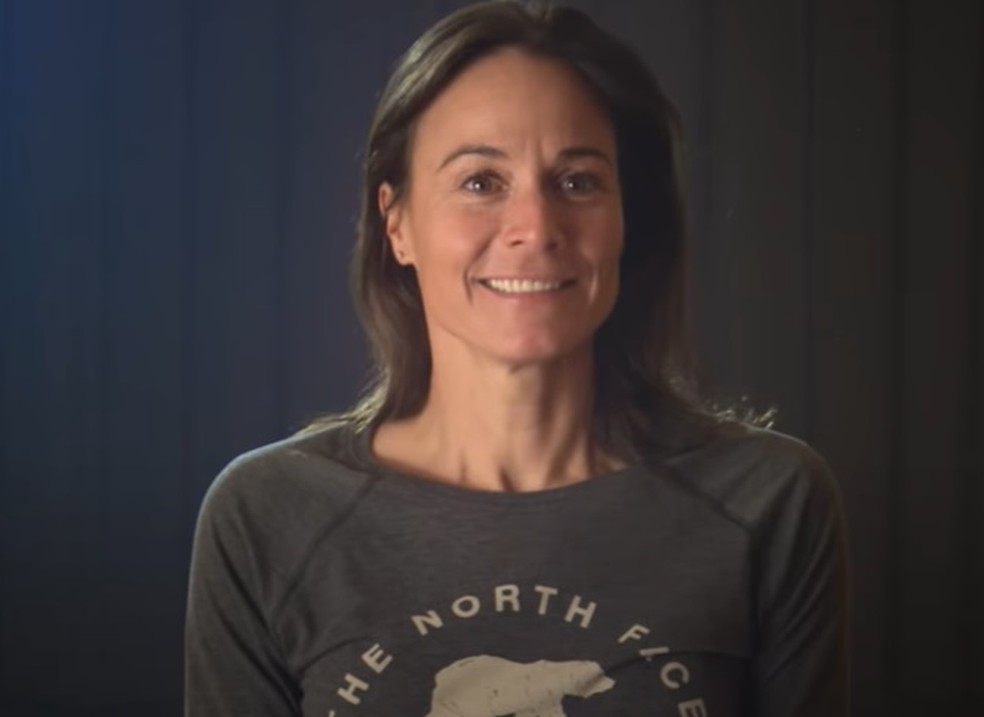 A americana Hilaree Nelson: buscas após desaparecer na descida da montanha Manaslu — Foto: Reprodução de vídeo